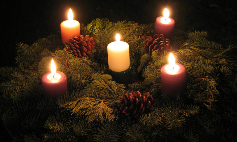 wreath with lit candles